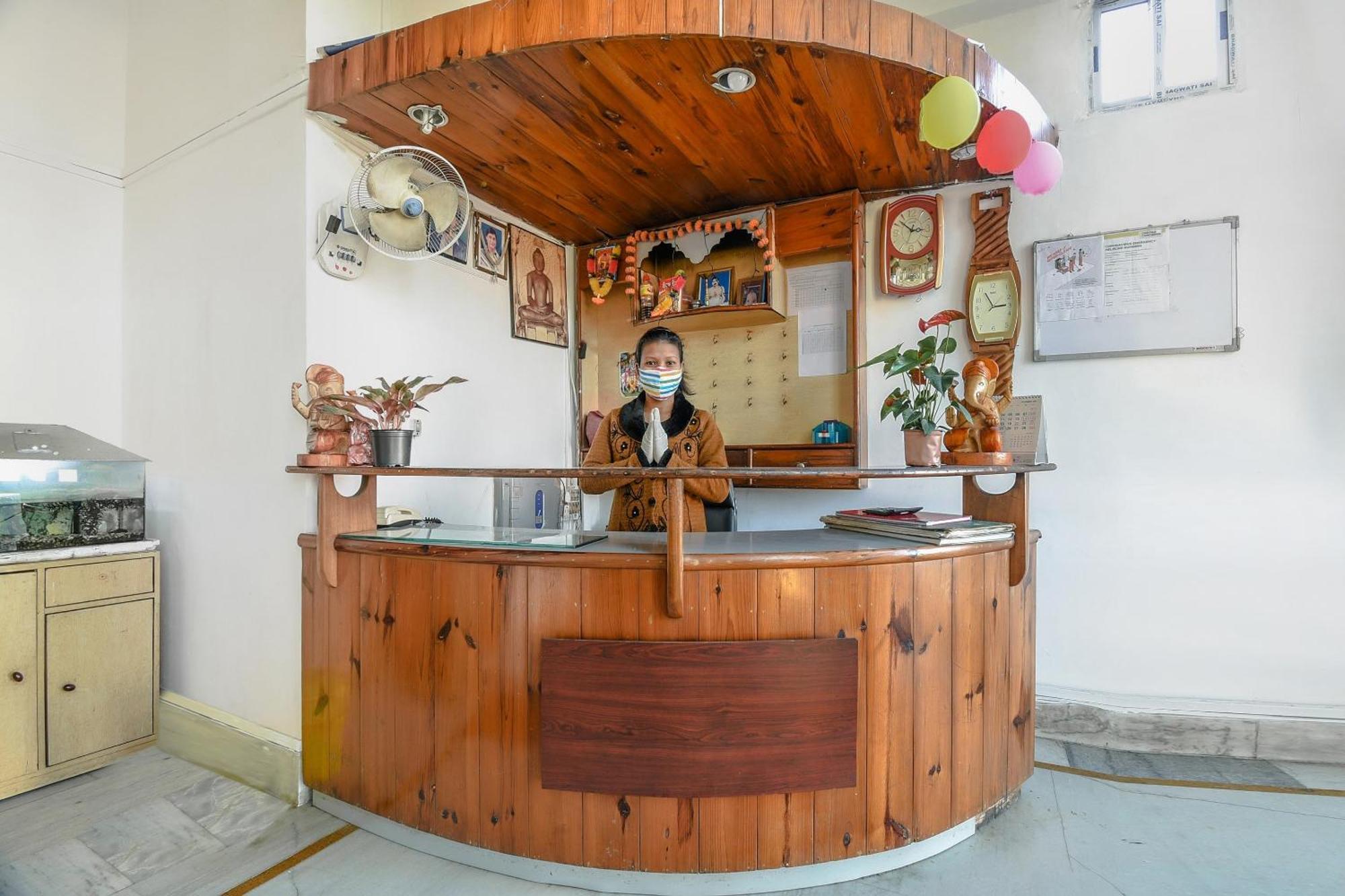 Oyo Flagship 71156 Hotel Jaybee'S ディブルガル エクステリア 写真
